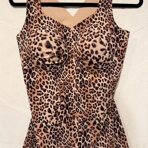 Evelyn & Bobbie Smoothing Cami with pads in a leopard print size L barely worn